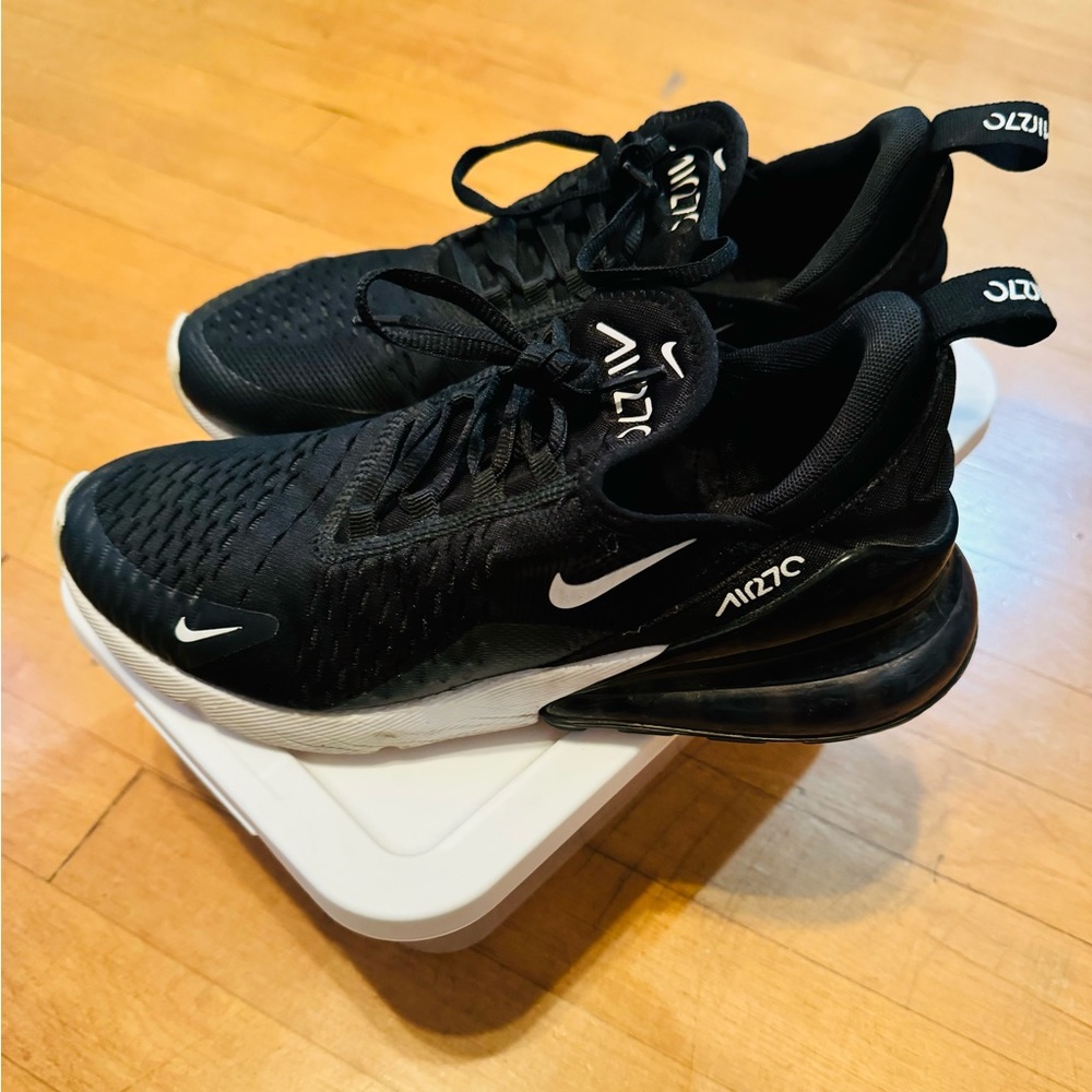 Women Nike Air270